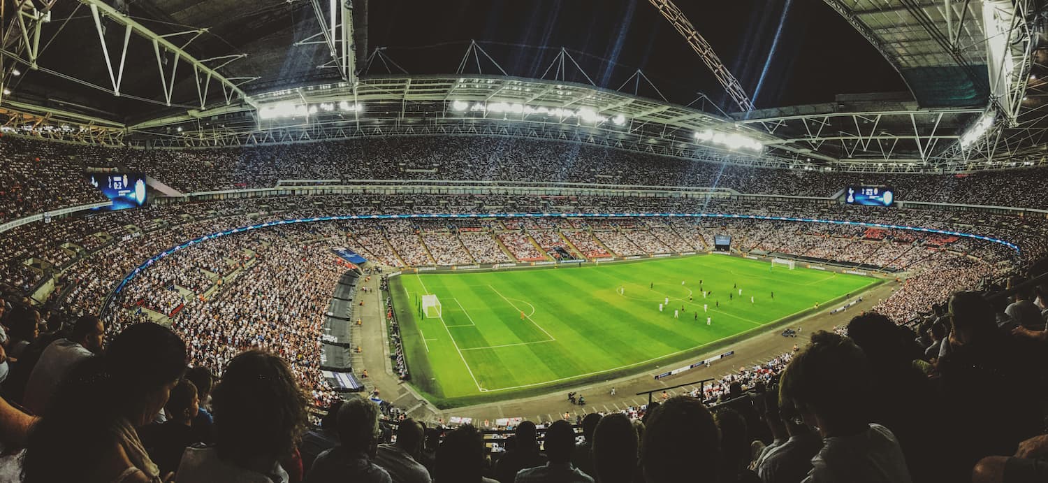 How Stadium Atmosphere Shapes Betting Decisions
